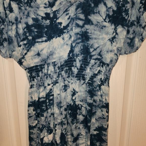 Bebop v- neck tie-dye sundress with short sleeves and smocked waist sz  med - Picture 16 of 17